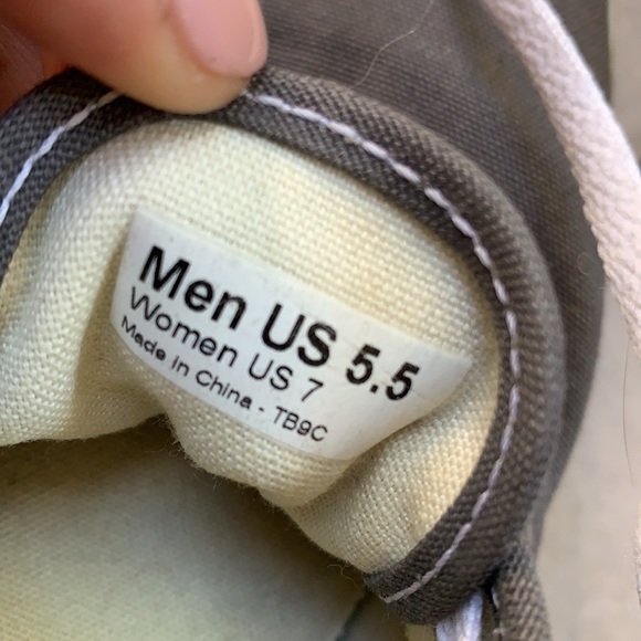 Vans - Picture 3 of 4